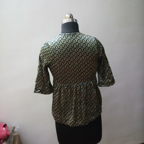 Branded velvet top - Picture 3 of 4